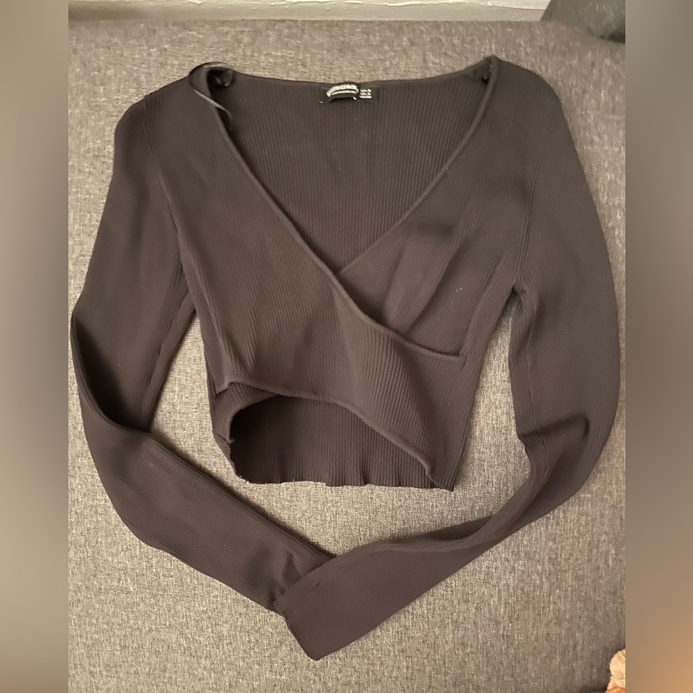 Black long sleeve crop top